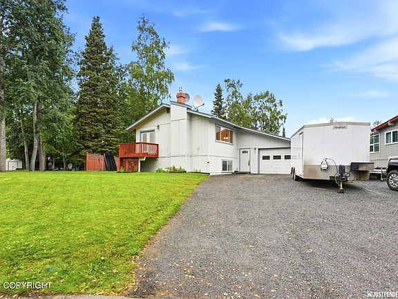 2nd image of 2841 Bennett Ave