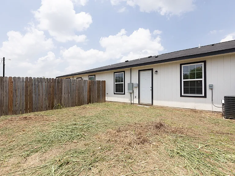 1010 County Road 4516 — Photo 25