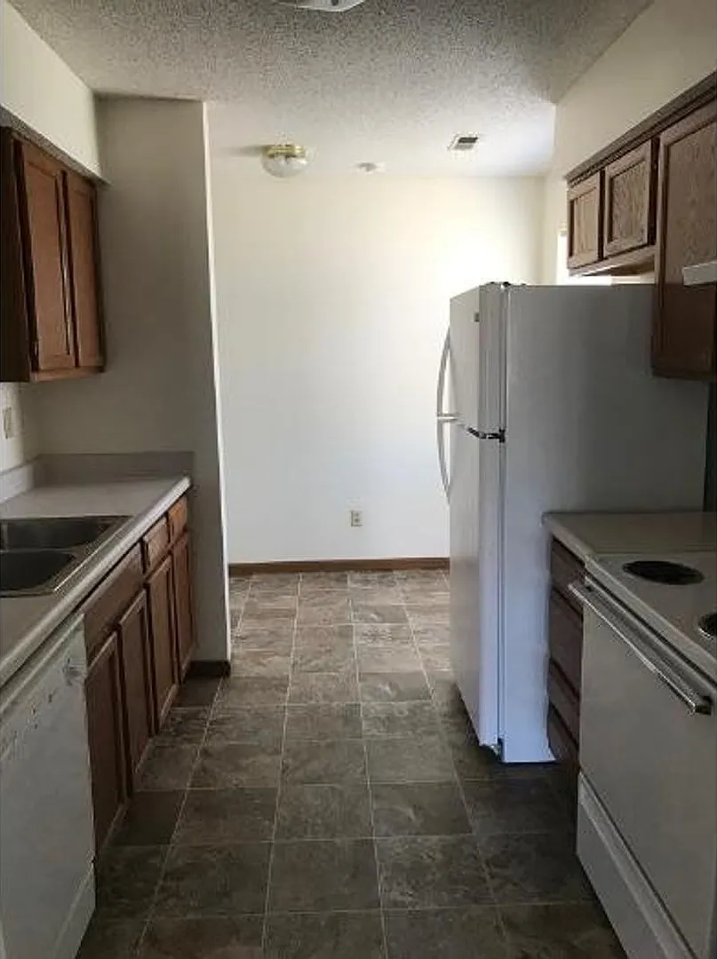 720 Cedar Drive — Photo 3