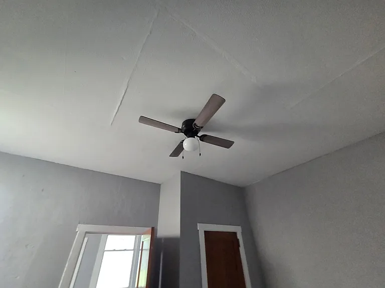 3420 Graham Ave #2 — Photo 3
