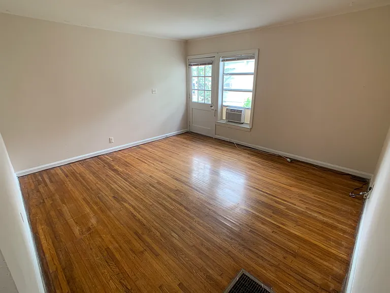 912 Oxmoor Rd — Photo 36