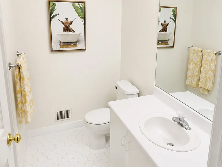 353 Cynthia Ln — Photo 13