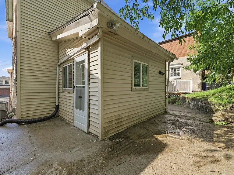 2725 Connecticut Ave — Photo 20