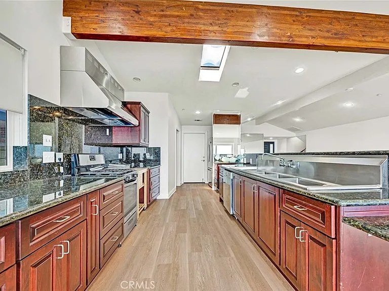 3921 Calle Real — Photo 17