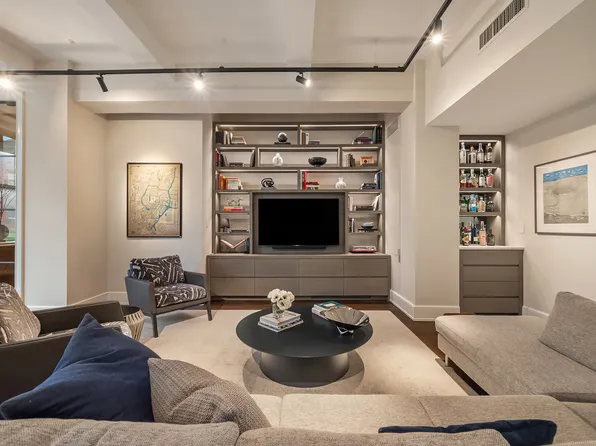 161 Grand Street image 1 of 10