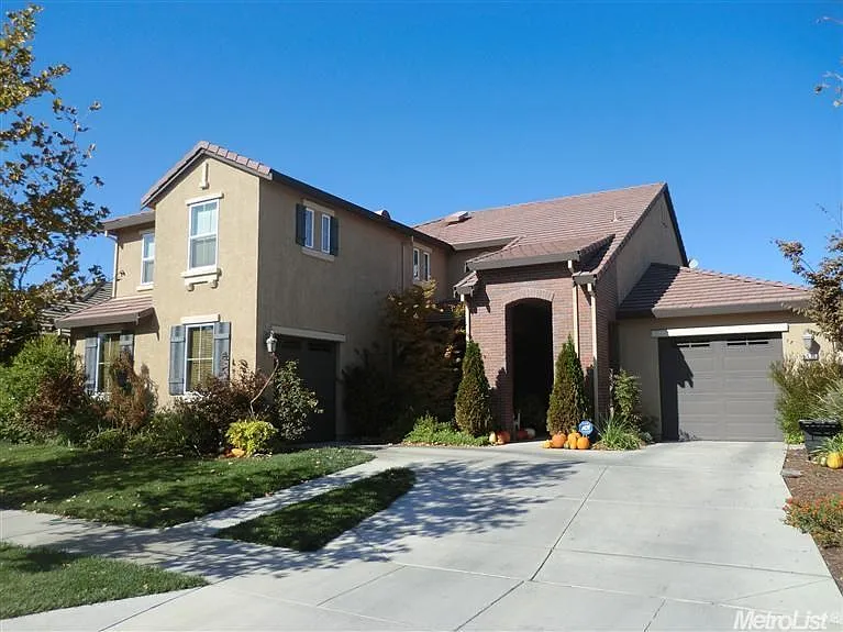 2379 McNary Way photo 1