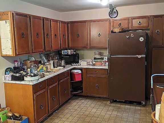 5th image of 229 Haines Ave