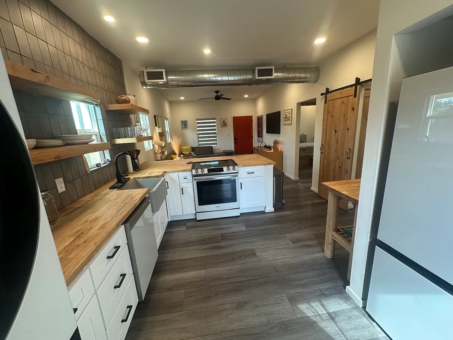 2 bed, 750 sqft, $2,650 — Photo 3