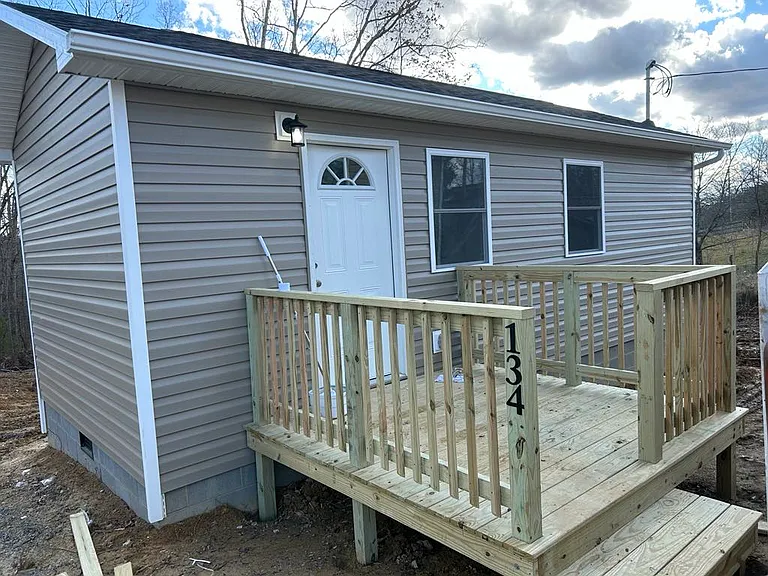 134 Banjo Ct — Photo 1