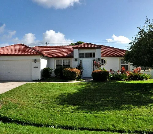 1401 SE Appamattox Ter Photo 1