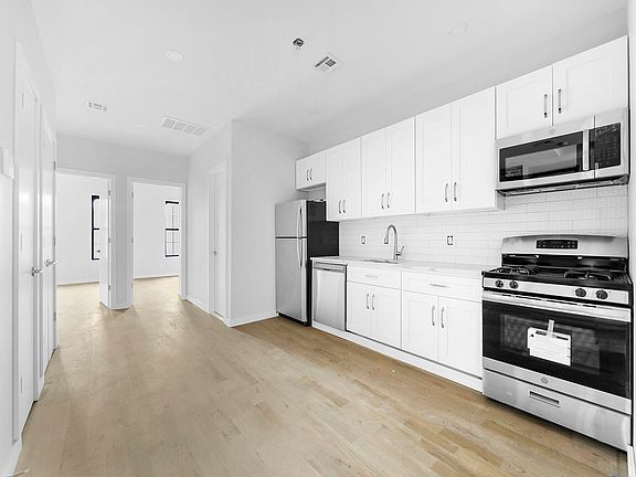 2nd image of 554 New Jersey Ave