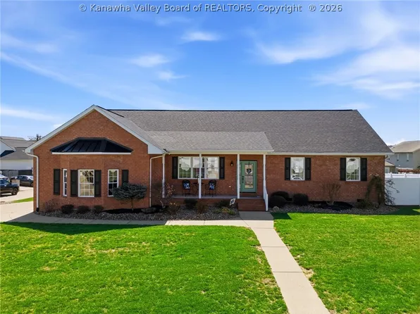 411 Mahoganywood Dr, Milton, WV 25541