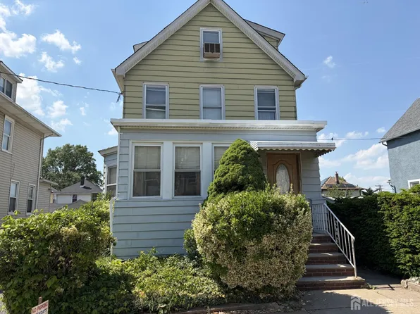 95 Emerson St, Carteret, NJ 07008