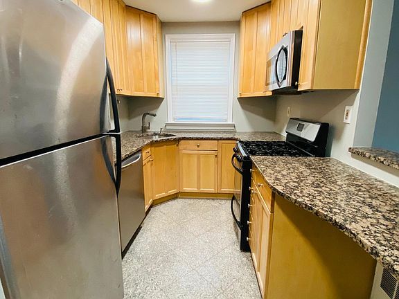 3rd image of 306 E Broadway