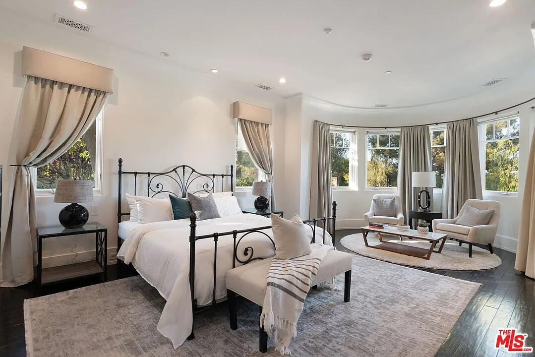 8 Beverly Ridge Terrace - 1 — Photo 4