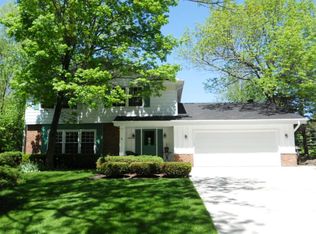 4625 S Raven Ln, New Berlin, WI 53151