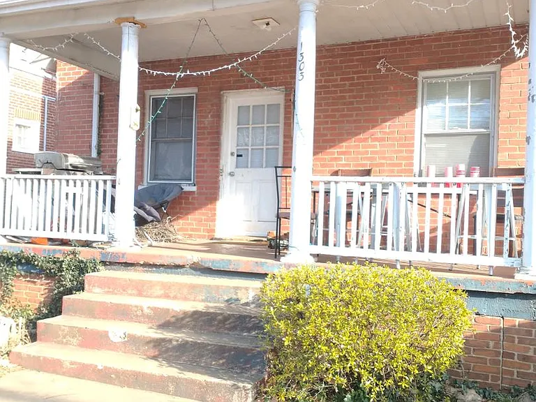 1303 Gordon Ave — Photo 1