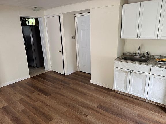 3rd image of 14310 Fairmont Ct
