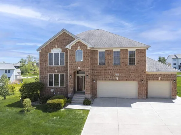 1032 Prairie Grass Ln, Iowa City, IA 52246