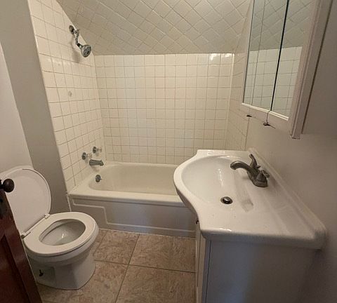 4th image of 191 Vandervoort St #1/2