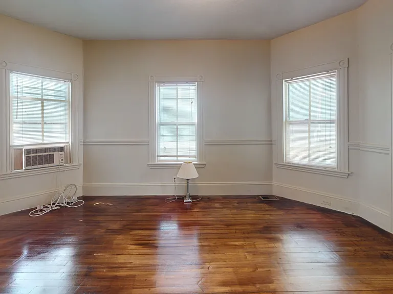 124 Jefferson Ave #1 — Photo 3