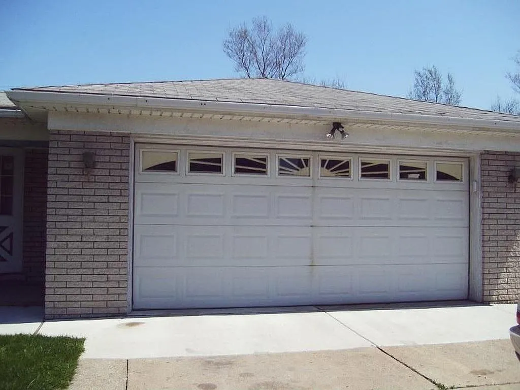 Building Photo - 5950 N Beech Daly Rd