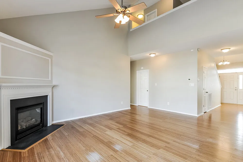 4 bed, 2.5 bath, 2150 sqft, $2,335 — Photo 2