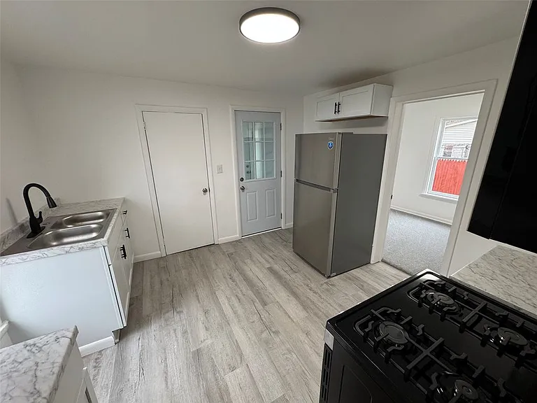 92 Crocker Ave #1 — Photo 10