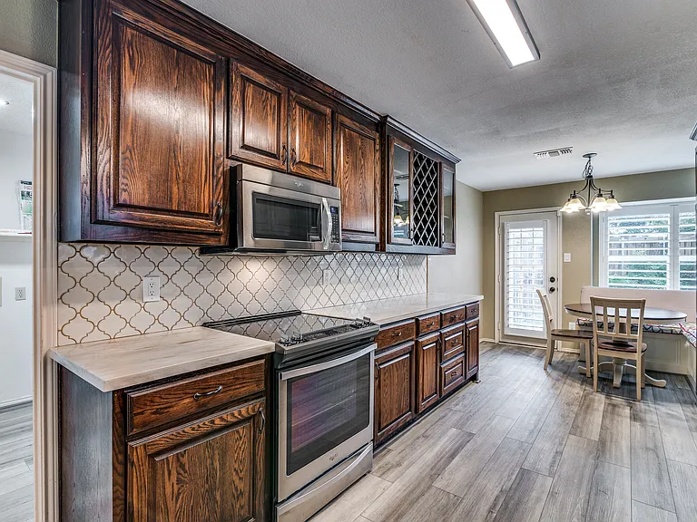 524 Raintree Cir — Photo 11