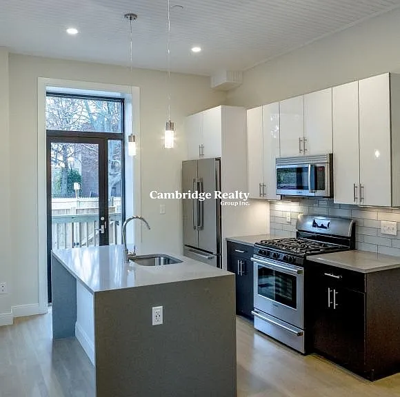 11 Newcomb St #3T — Photo 2