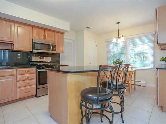 5th image of 36 Bellwood Dr