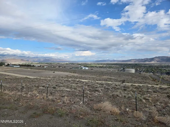 13 Valley View Dr, Fernley, NV 89408