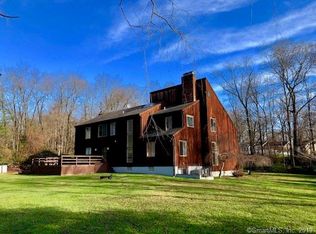 150 Don Bob Rd, Stamford, CT 06903