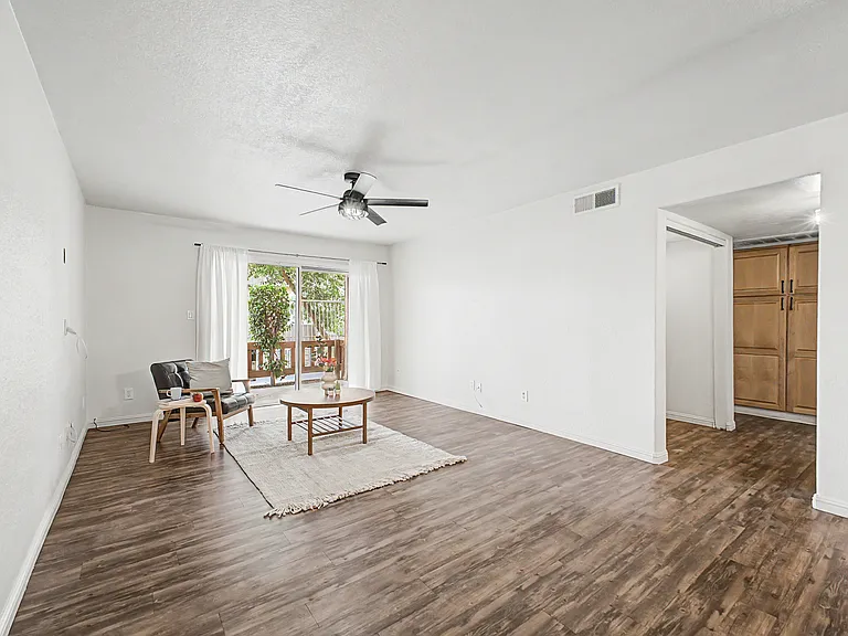 2121 W Royal Palm Rd #1097 — Photo 4