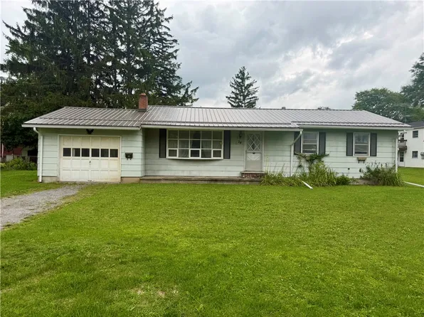 24 Genesee St, Le Roy, NY 14482