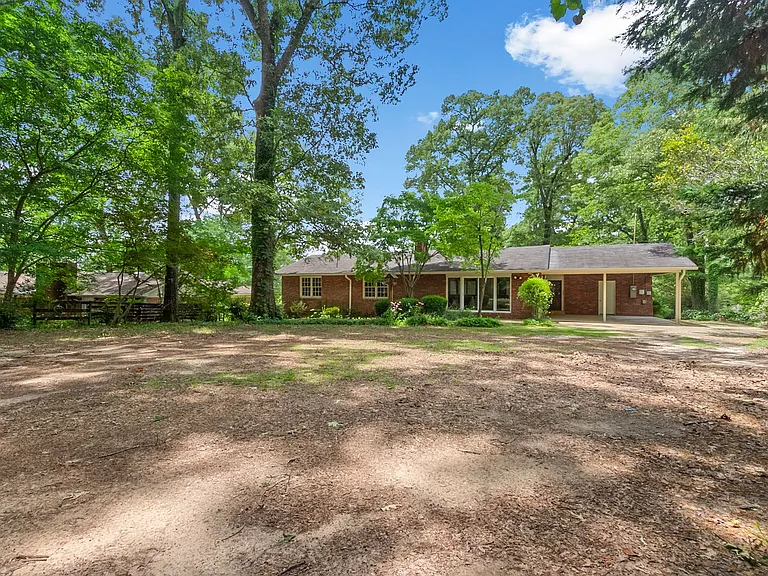 4909 Northwood Lake Dr E — Photo 23
