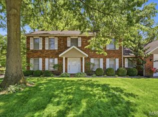 10 Sagebrush Dr, Belleville, IL 62221