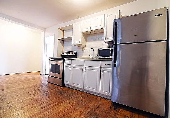 2nd image of 433 Metropolitan Ave #1C