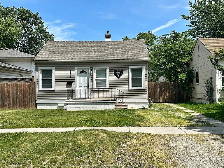 1908 Aubin Rd — Photo 1