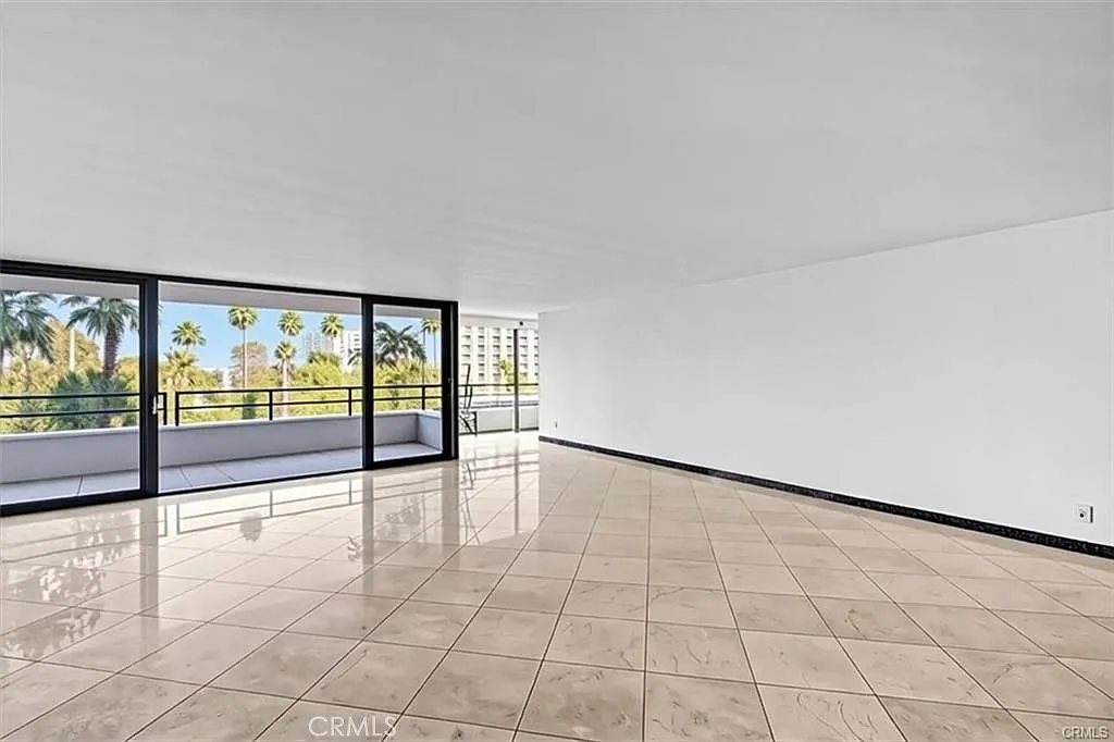 3 bed, 1722 sqft, $6,000 — Photo 2