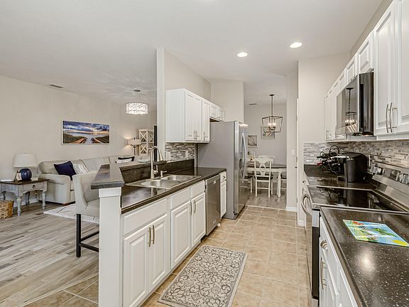 3rd image of 1055 Venetian Dr Unit 101