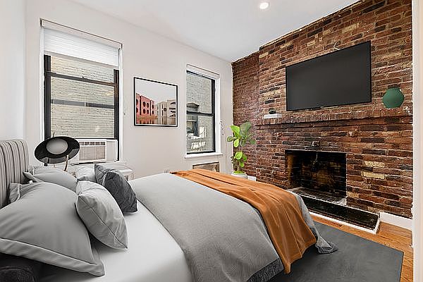 1st image of 14 1st Ave #3A
