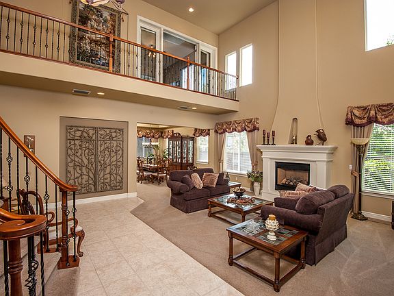 3rd image of 1541 Woodgrove Way