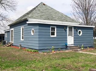 428 N Young Ave, Witt, IL 62094
