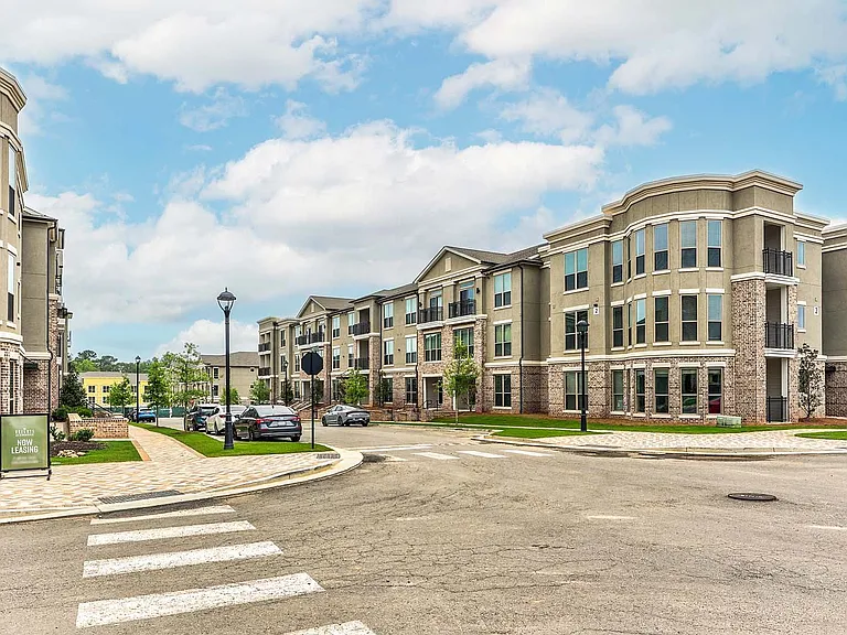 The Heights at Ridgewalk Townhomes & Apartments — Photo 14