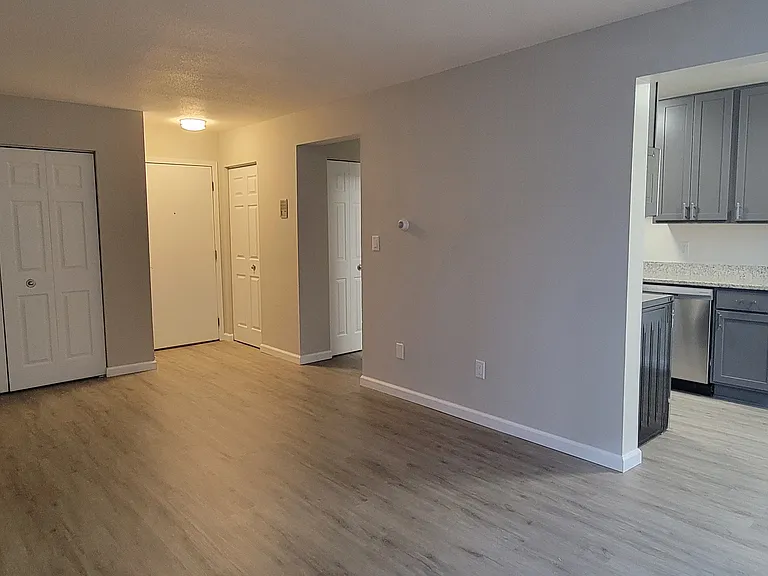 Sheraton Place Apartments — Photo 13