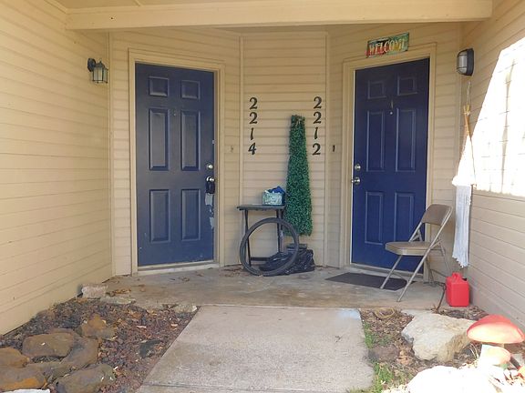 3rd image of 2214 Bernard St #2214