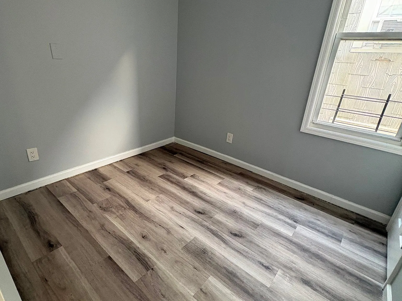 4 bed, 1.0 bath, $3,400 — Photo 4
