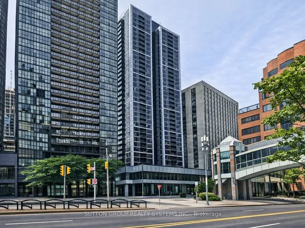 28 Ted Rogers Way #512, Toronto, ON M4Y 2J4