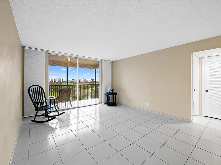 3300 W Rolling Hills Cir #610 — Photo 5